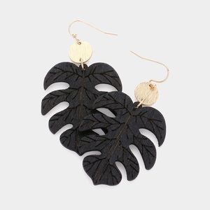 Wood leaf dangle earrings